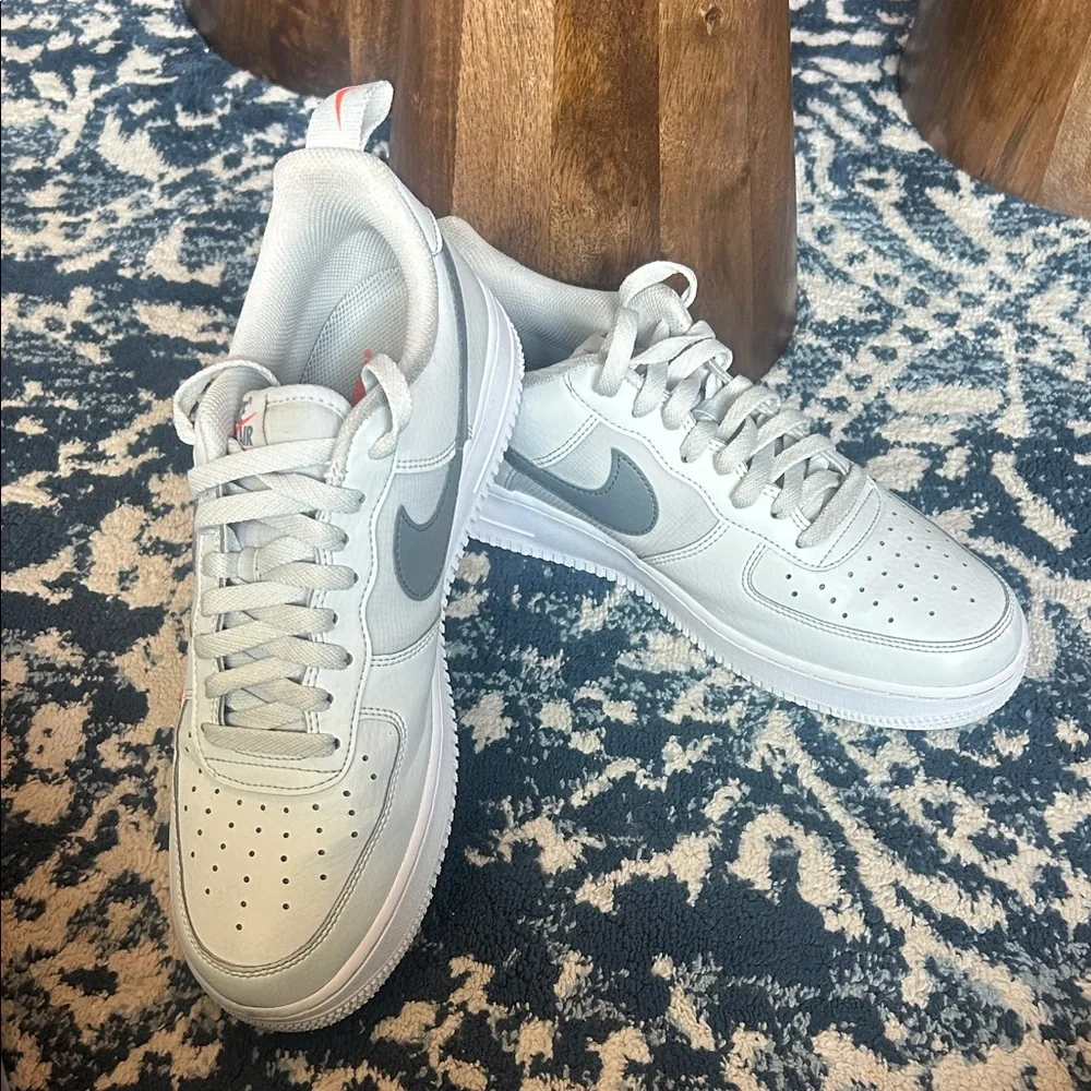 Nike White and Gray Athletic Shoes - Picture 2 of 5